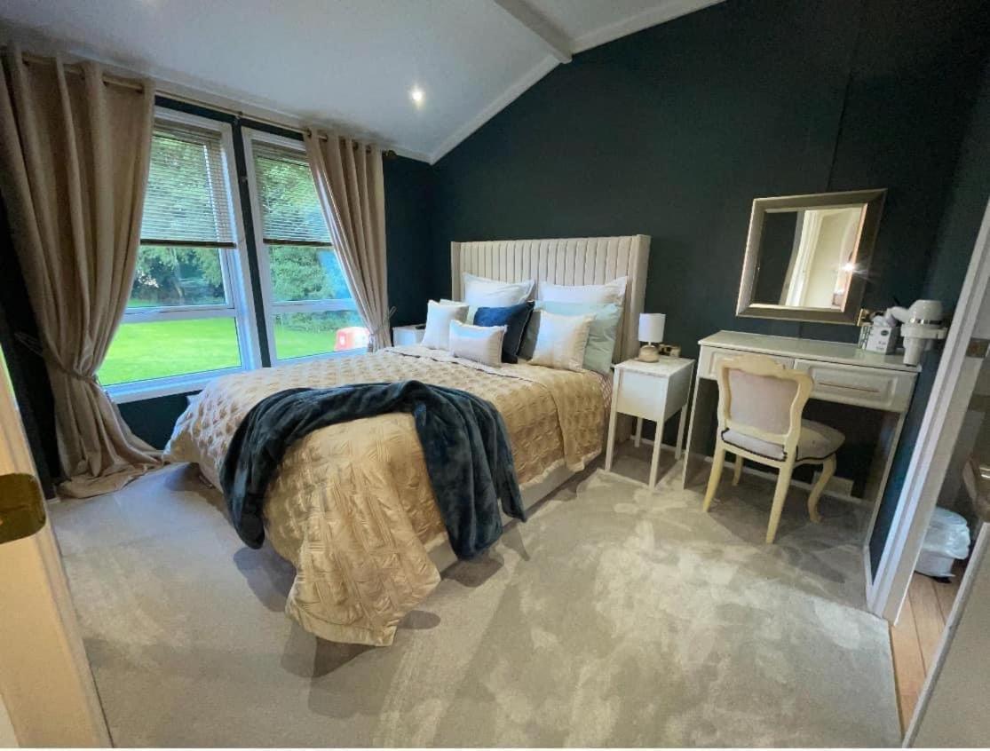The Lodge At Haggerston Castle Beal Екстериор снимка